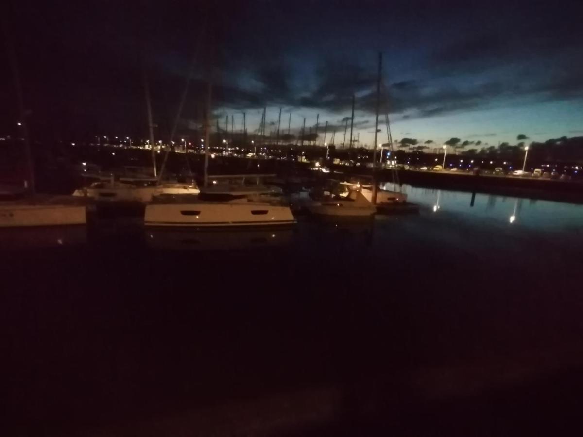 Sejour Insolite Sur Un Yacht. Bateau Hotel A Quai. La Rochelle  Kültér fotó